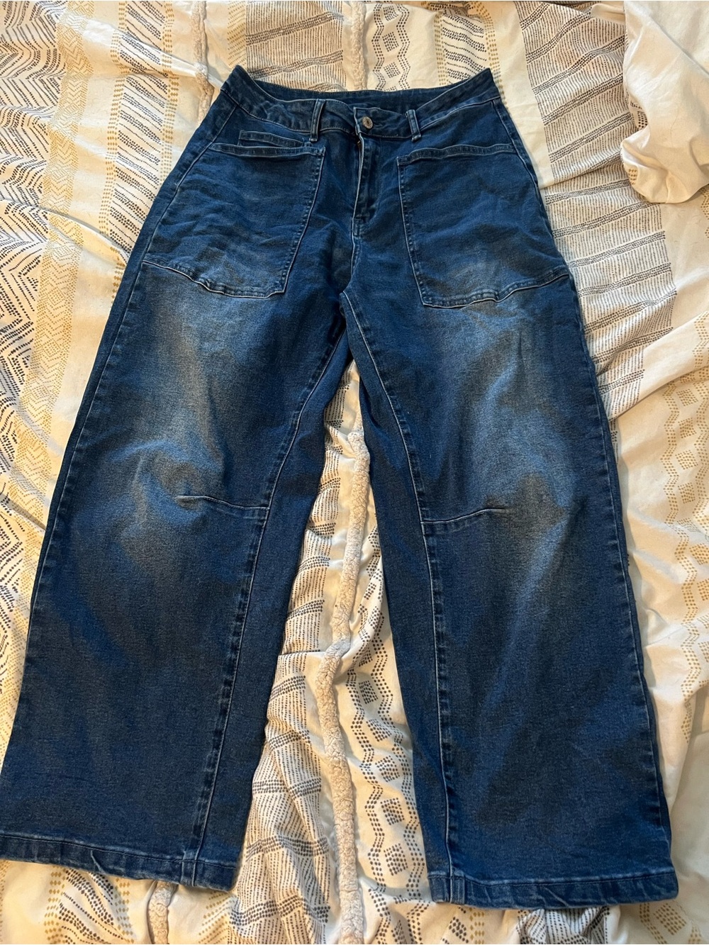 Amazon “Evaless” brand women’s size 8 Barrel jeans. - Picture 3 of 4